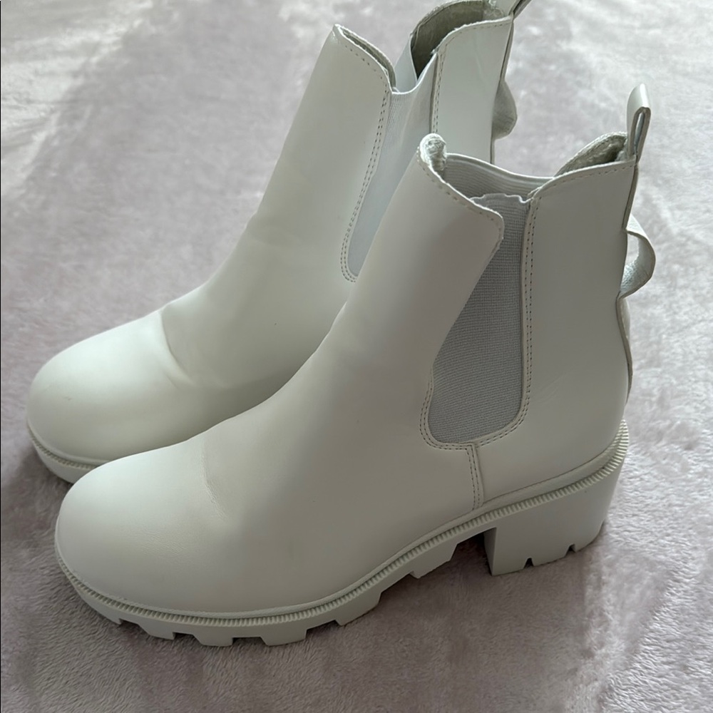 SHEIN White Chunky Ankle Boots